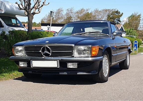 Mercedes-Benz 300 SL 2 of 3