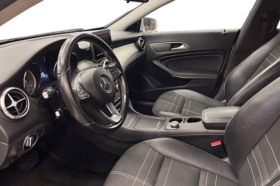 Mercedes-Benz CLA200 12 of 23