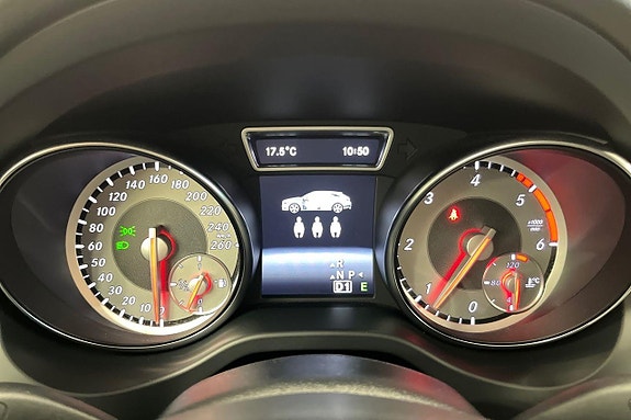 Mercedes-Benz CLA200 15 of 23