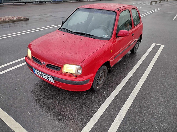 Nissan Micra 4 of 6