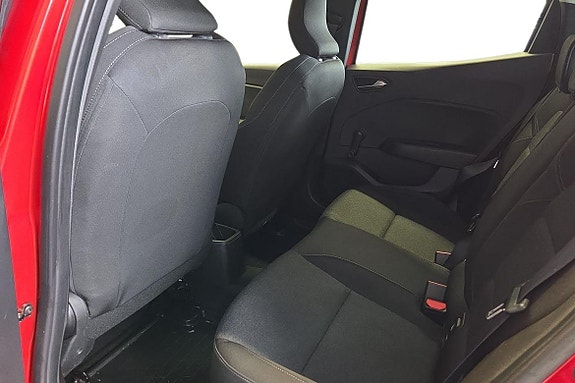 Renault Clio 18 of 21