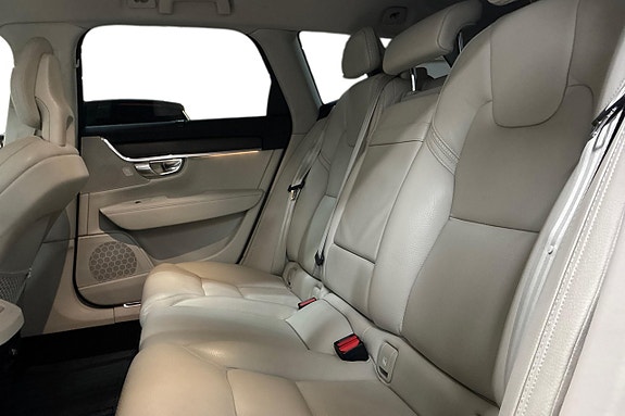 Volvo V90 Cross Country 14 of 27