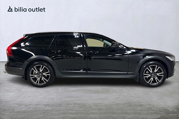 Volvo V90 Cross Country 5 of 27