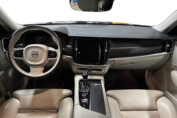 Volvo V90 Cross Country 12 of 27