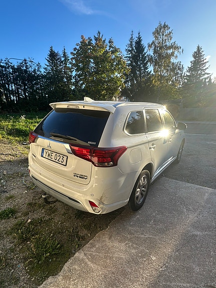 Mitsubishi Outlander 3 of 8