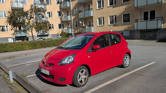 Toyota Aygo 2 of 5