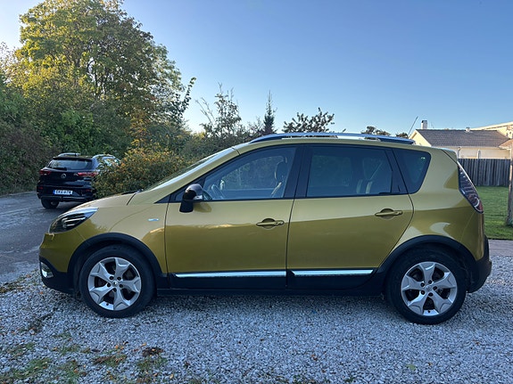 Renault Scenic XMod 3 of 16