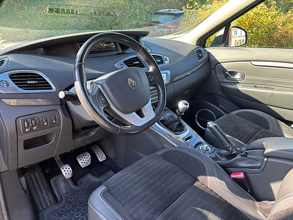 Renault Scenic XMod 10 of 16