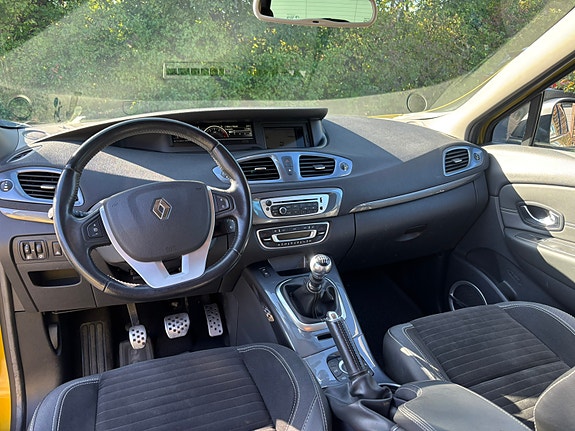 Renault Scenic XMod 11 of 16