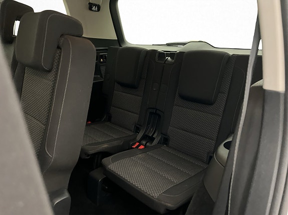 Volkswagen Touran 16 of 27