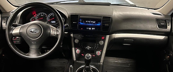 Subaru Legacy 14 of 17