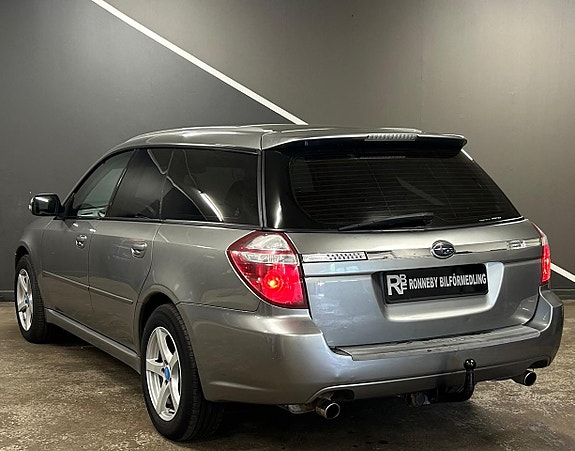 Subaru Legacy 4 of 17