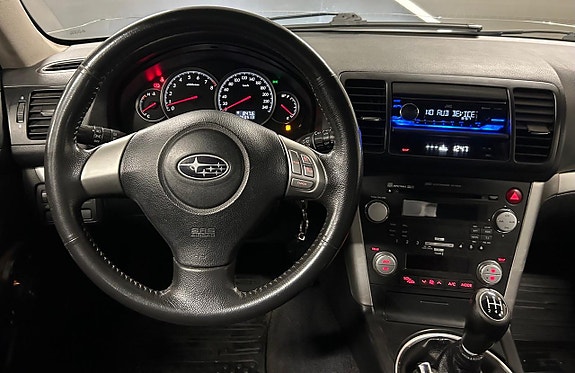 Subaru Legacy 11 of 17
