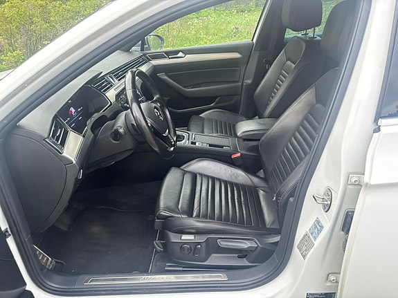 Volkswagen Passat Alltrack 8 of 12