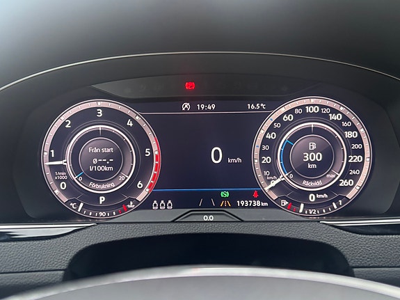 Volkswagen Passat Alltrack 5 of 12