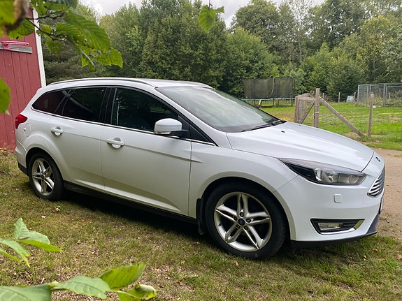 Ford Focus 2 of 4