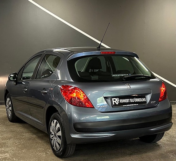 Peugeot 207 4 of 17