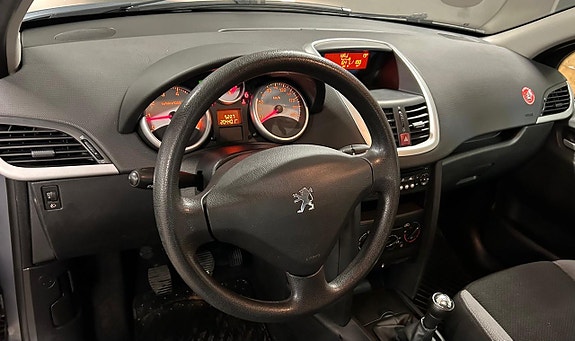 Peugeot 207 15 of 17