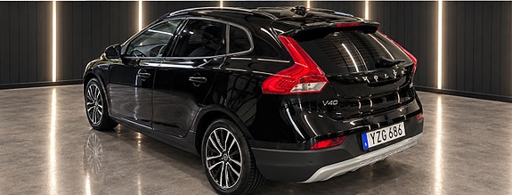 Volvo V40 Cross Country 4 of 4