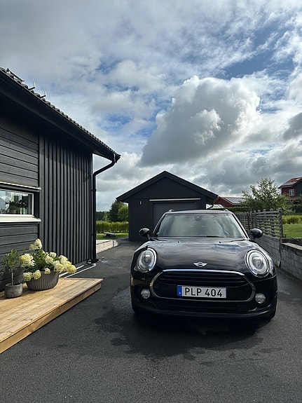MINI Cooper 2 of 8