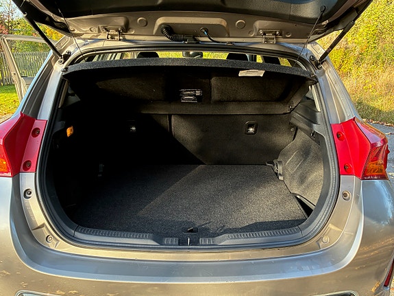 Toyota Auris 6 of 9