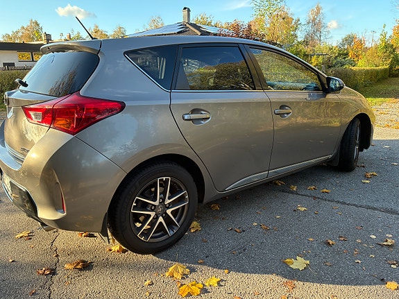 Toyota Auris 4 of 9
