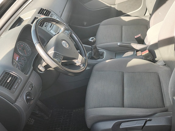 Volkswagen Golf V 5 of 18