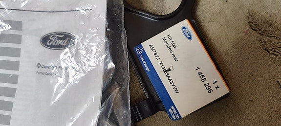 Product image 1 of 3