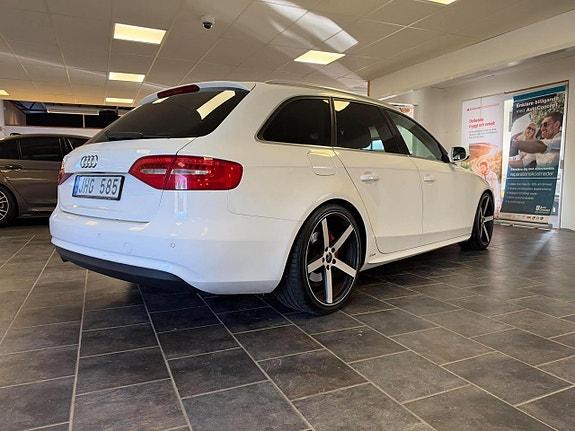 Audi A4 7 of 23
