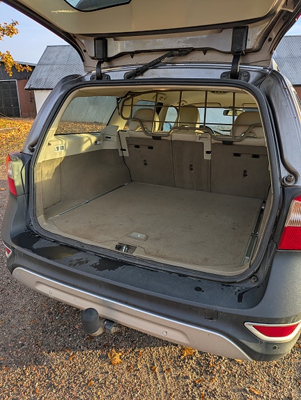 Volvo XC70 4 of 6