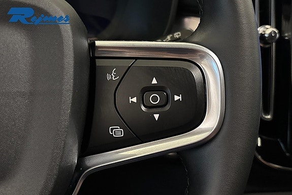Volvo XC40 16 of 27