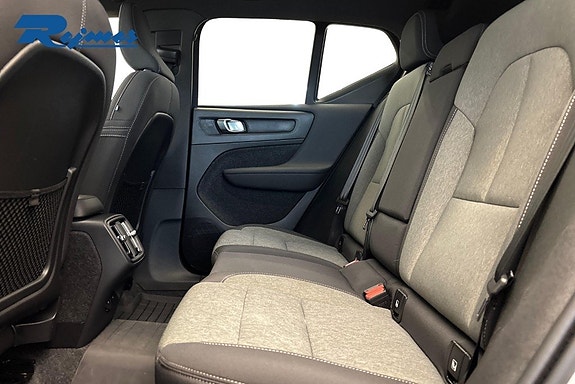 Volvo XC40 9 of 27