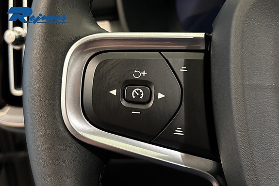 Volvo XC40 15 of 27