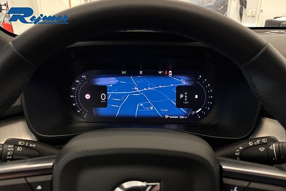 Volvo XC40 12 of 27