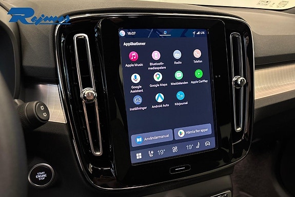Volvo XC40 13 of 27