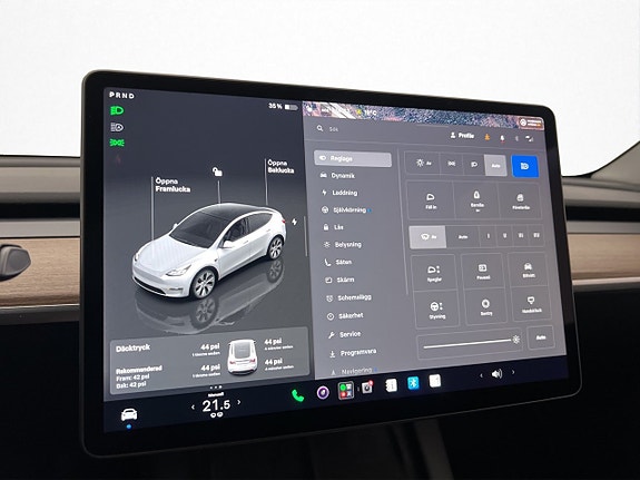 Tesla Model Y 22 of 30