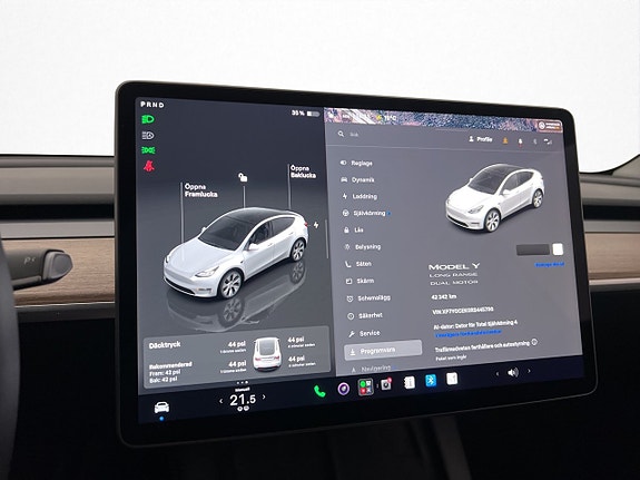 Tesla Model Y 26 of 30