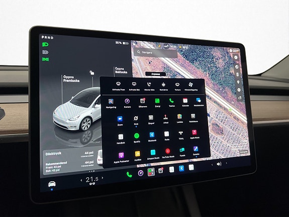 Tesla Model Y 20 of 30