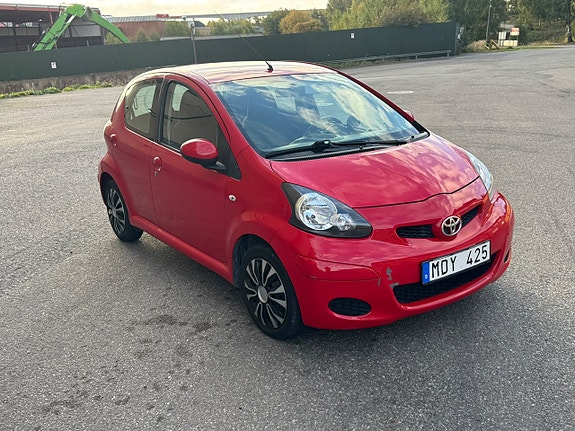 Toyota Aygo 7 of 11