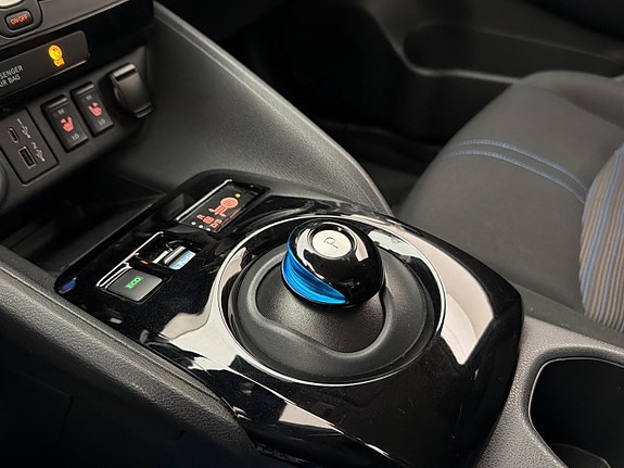 Nissan Leaf 23 of 30