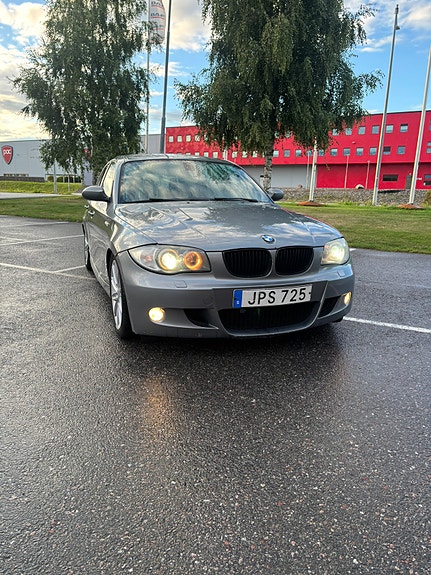 BMW 118d 2 of 10