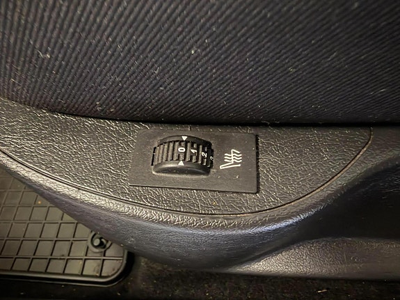 Peugeot 207 17 of 24