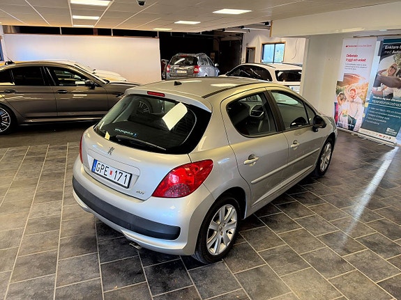 Peugeot 207 8 of 24
