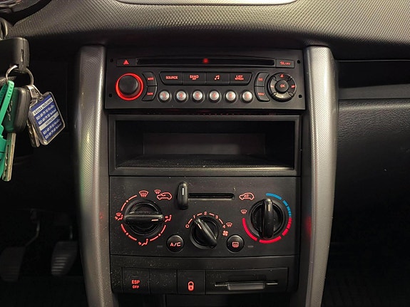 Peugeot 207 18 of 24