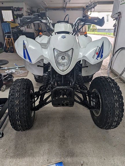 Suzuki LTZ 250 3 of 6