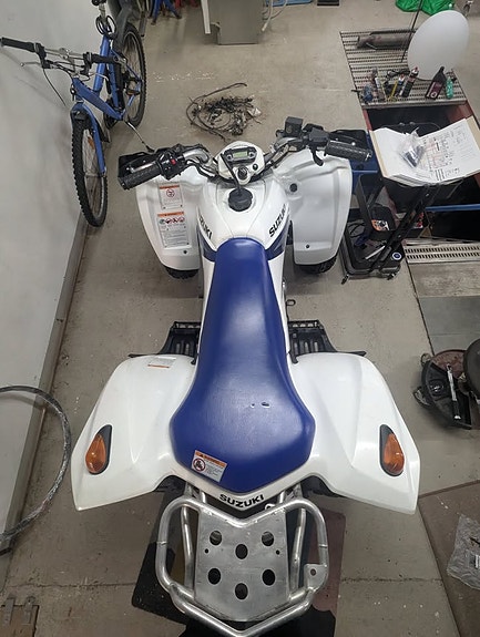 Suzuki LTZ 250 2 of 6