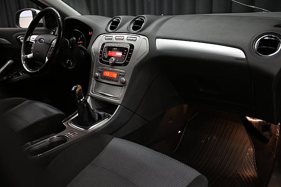 Ford Mondeo 18 of 24