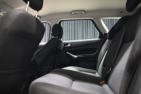 Ford Mondeo 22 of 24
