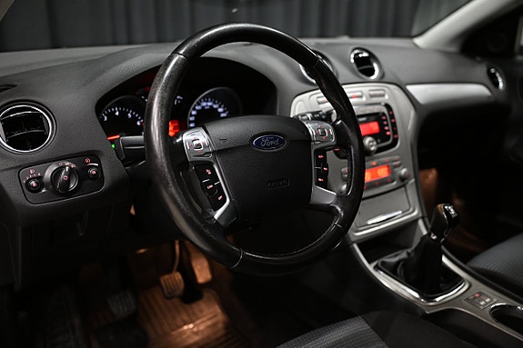Ford Mondeo 12 of 24