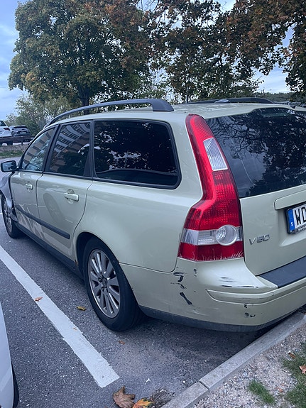 Volvo V50 3 of 9